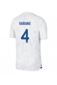 Frankrijk Raphael Varane #4 Voetbaltruitje Uit tenue WK 2022 Korte Mouw